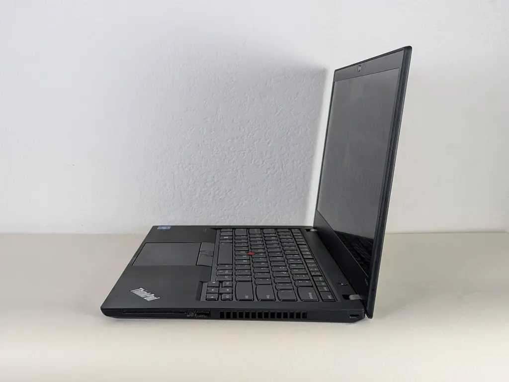 Lenovo ThinkPad P14s Gen 2 Laptop - R.webp